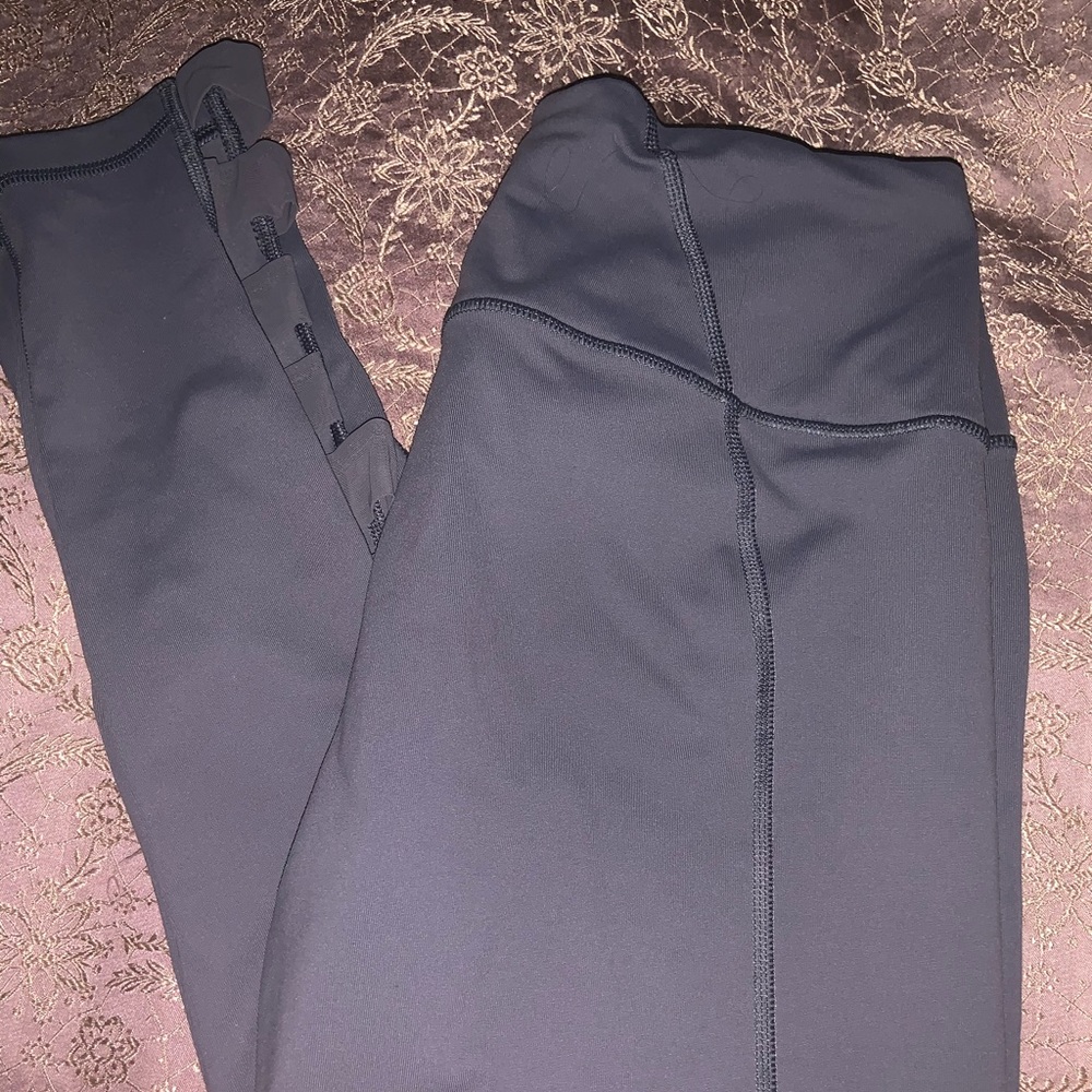 Grey Victoria’s Secret knockout leggings